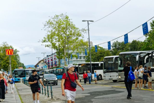 אוטובוסים בליובליאנה של חברת LPP (קווים ראשיים הם 1,2,3,6,8,11)